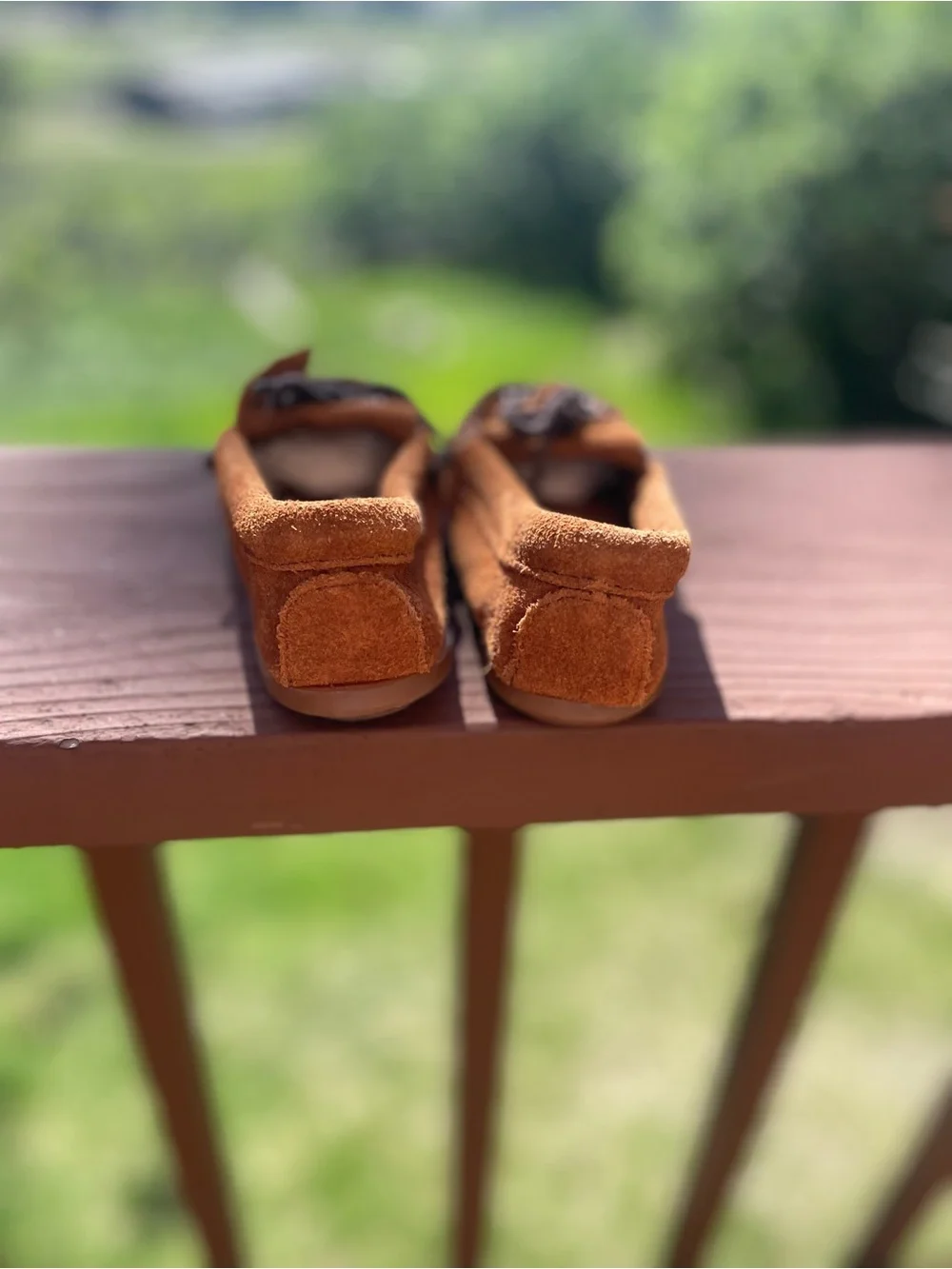 Minnetonka Kids size 10 Chestnut Brown Beaded Suede Leather Thunderbird Moccasin